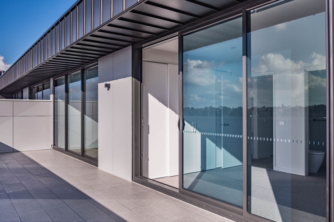 Saint Martin Apartments / Hutchies