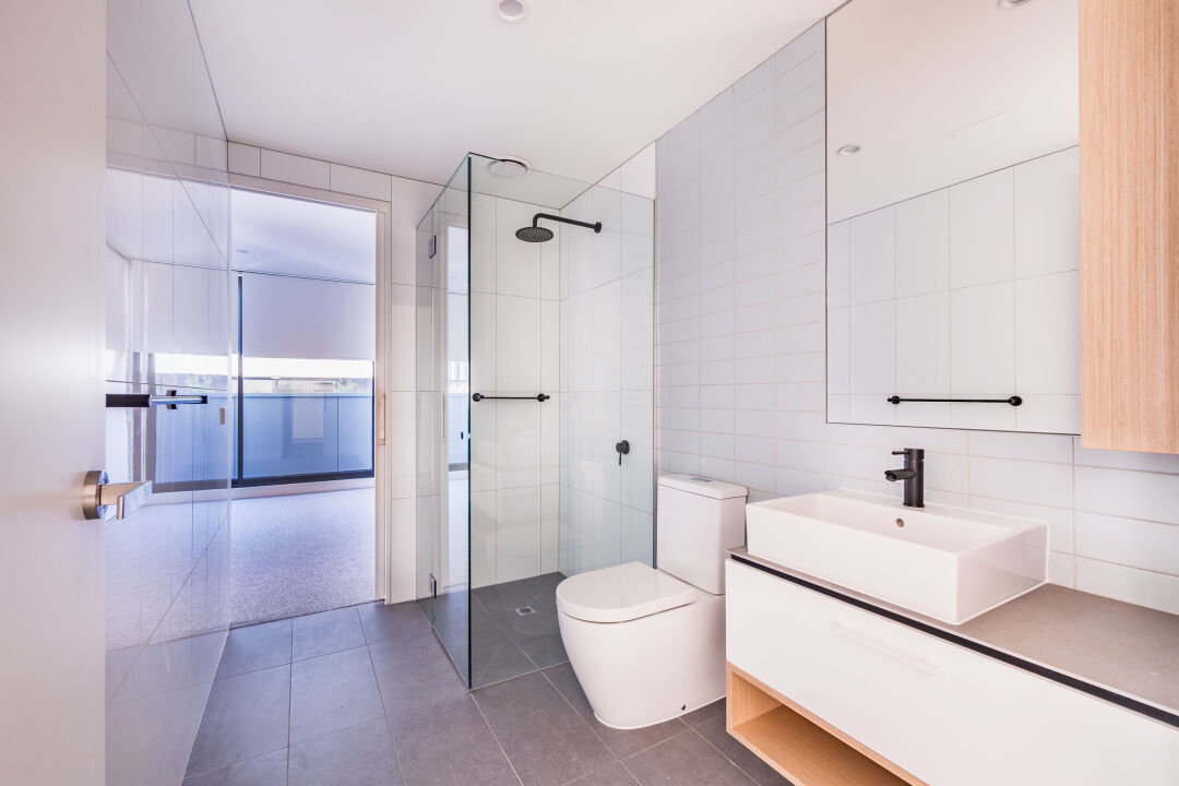 Saint Martin Apartments / Hutchies