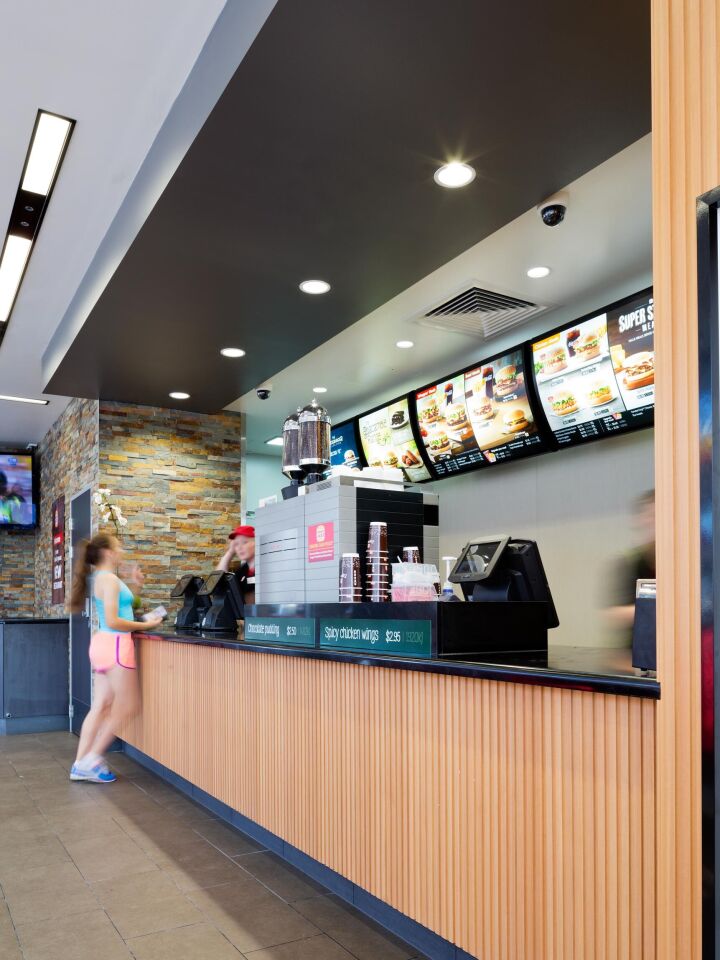 Shell & Coles Express / Hutchies