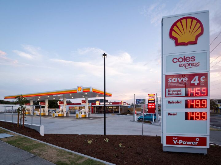 Shell & Coles Express / Hutchies