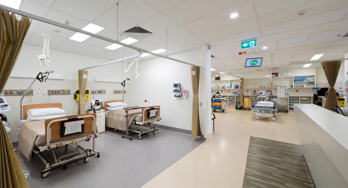 Moura Community Hospital / Hutchies