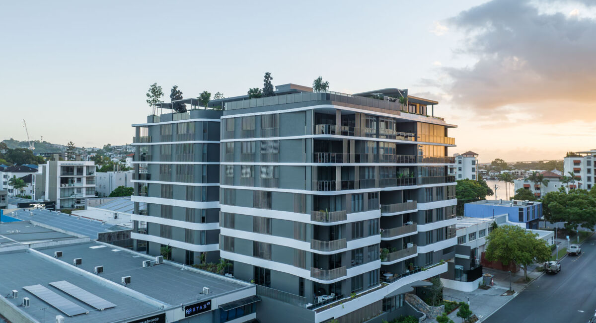 Alouette Apartments / Hutchies